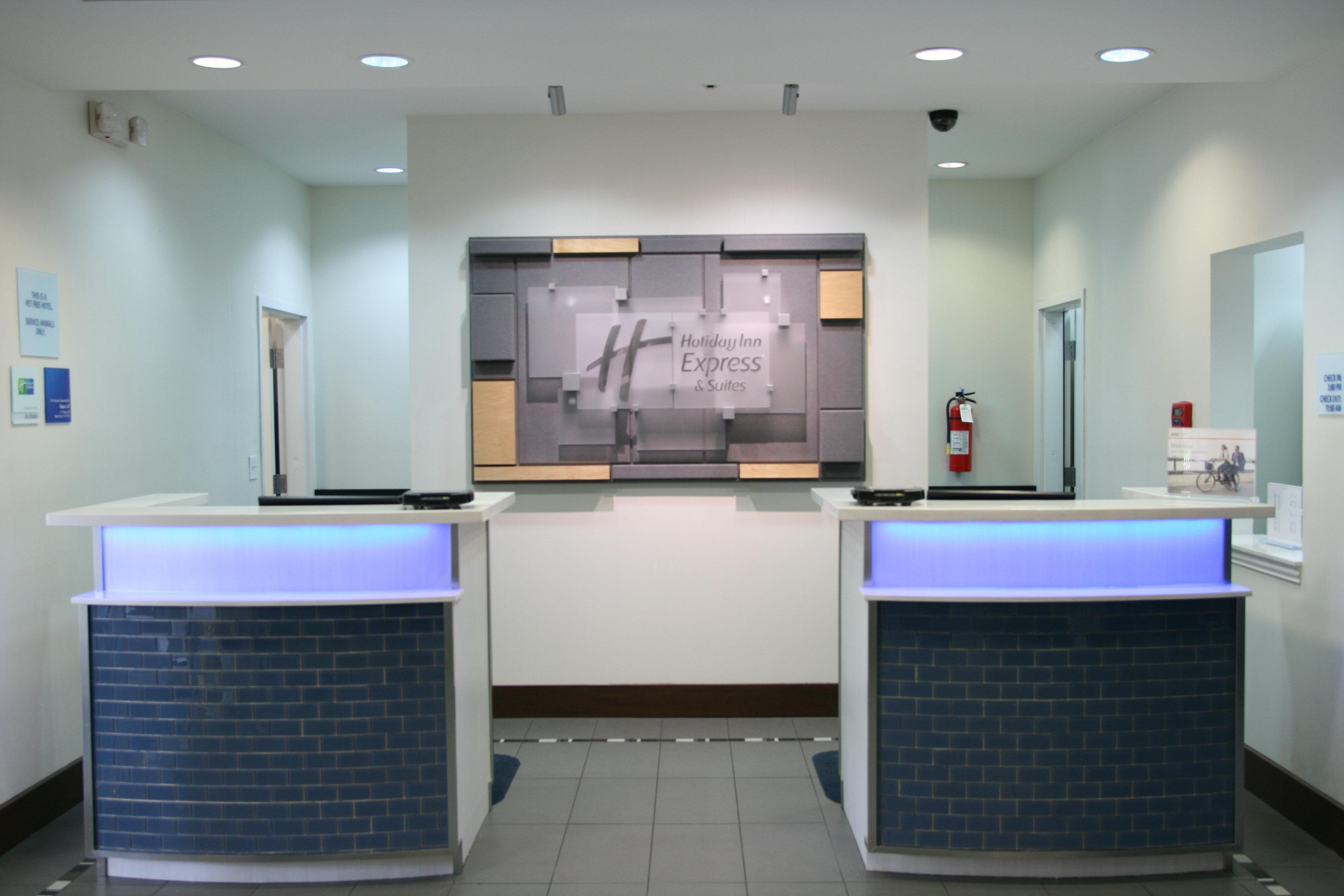 Holiday Inn Express Hotel & Suites Clute-Lake Jackson By Ihg Exterior foto