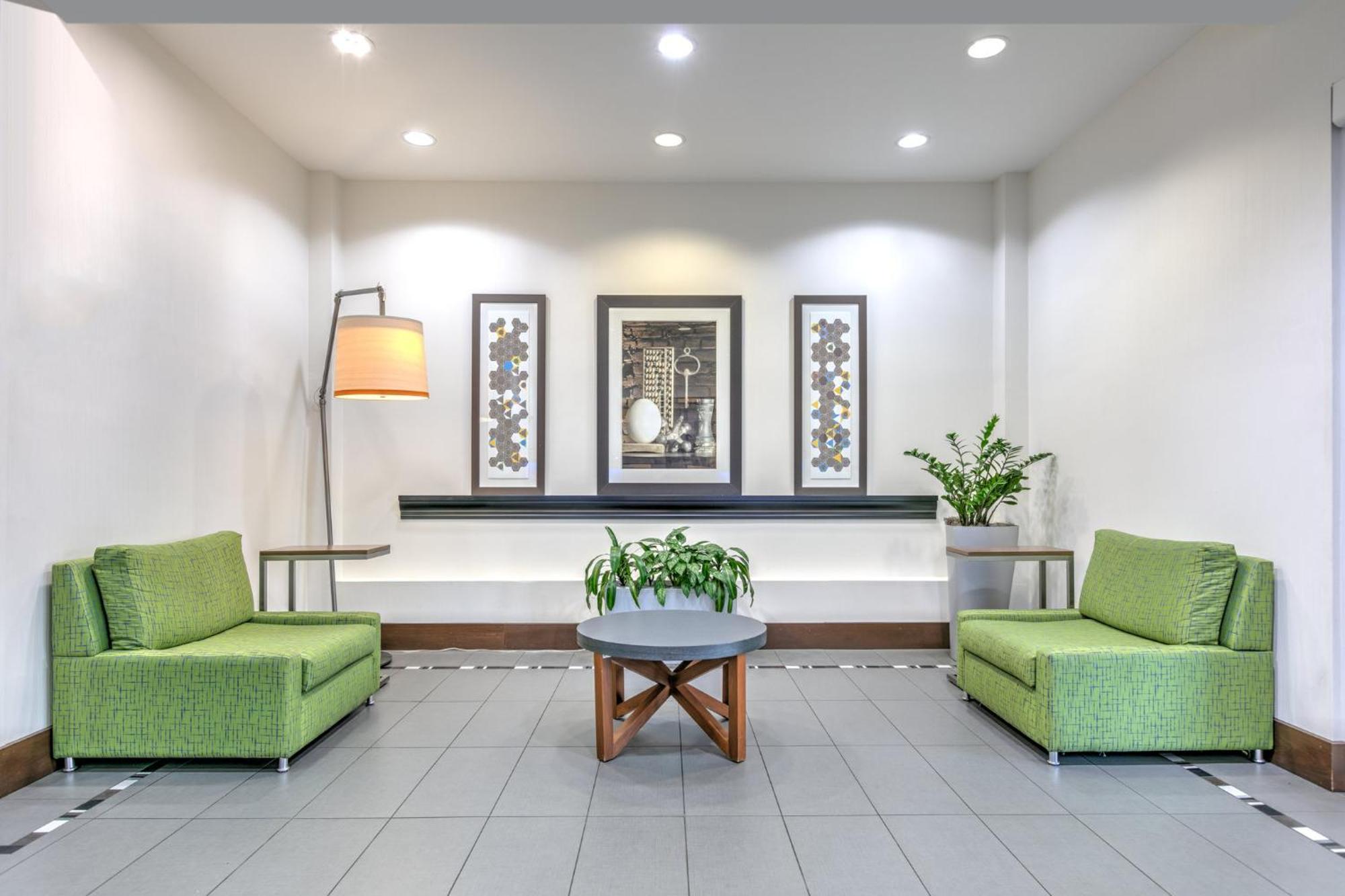 Holiday Inn Express Hotel & Suites Clute-Lake Jackson By Ihg Exterior foto