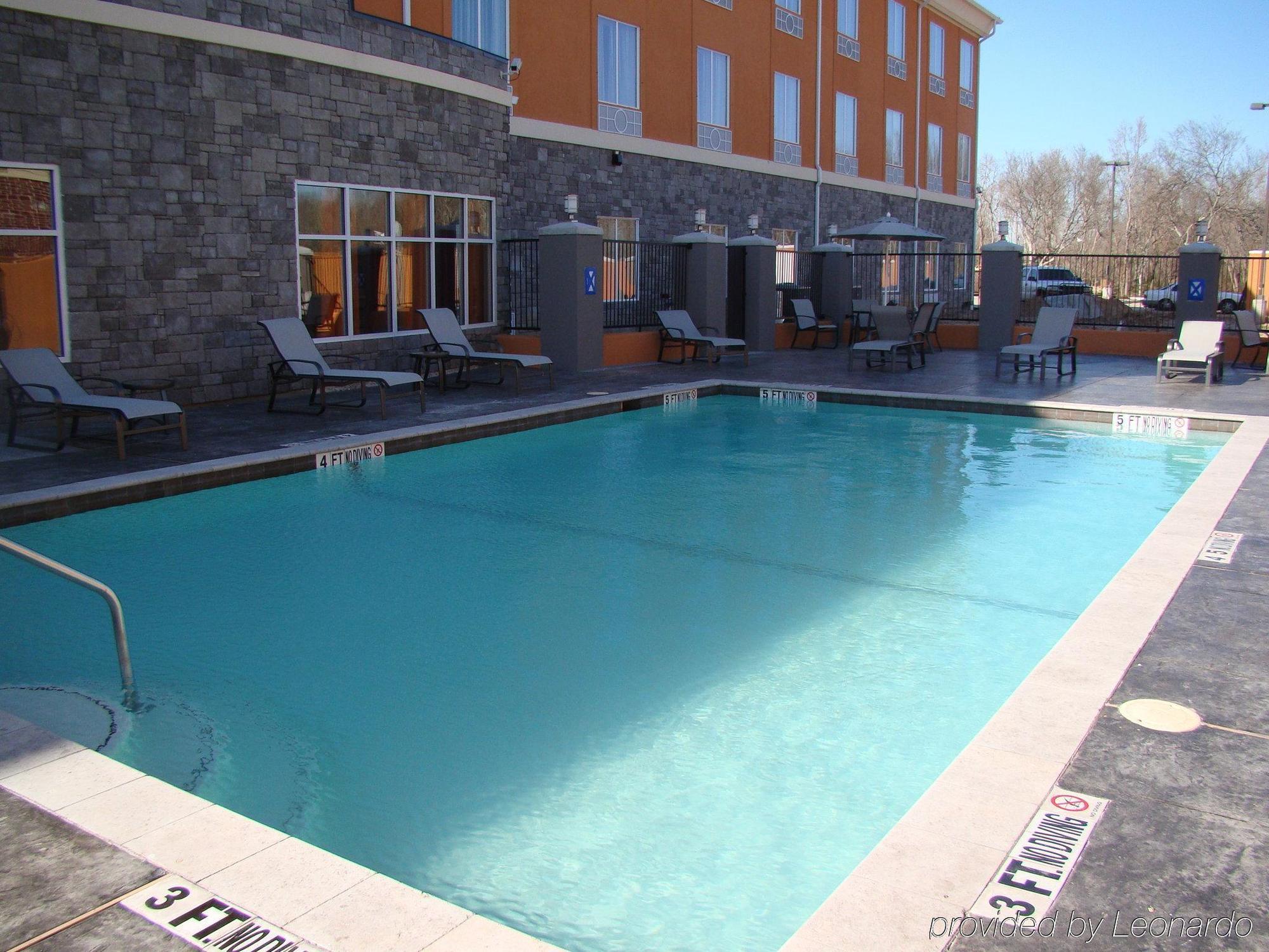 Holiday Inn Express Hotel & Suites Clute-Lake Jackson By Ihg Exterior foto