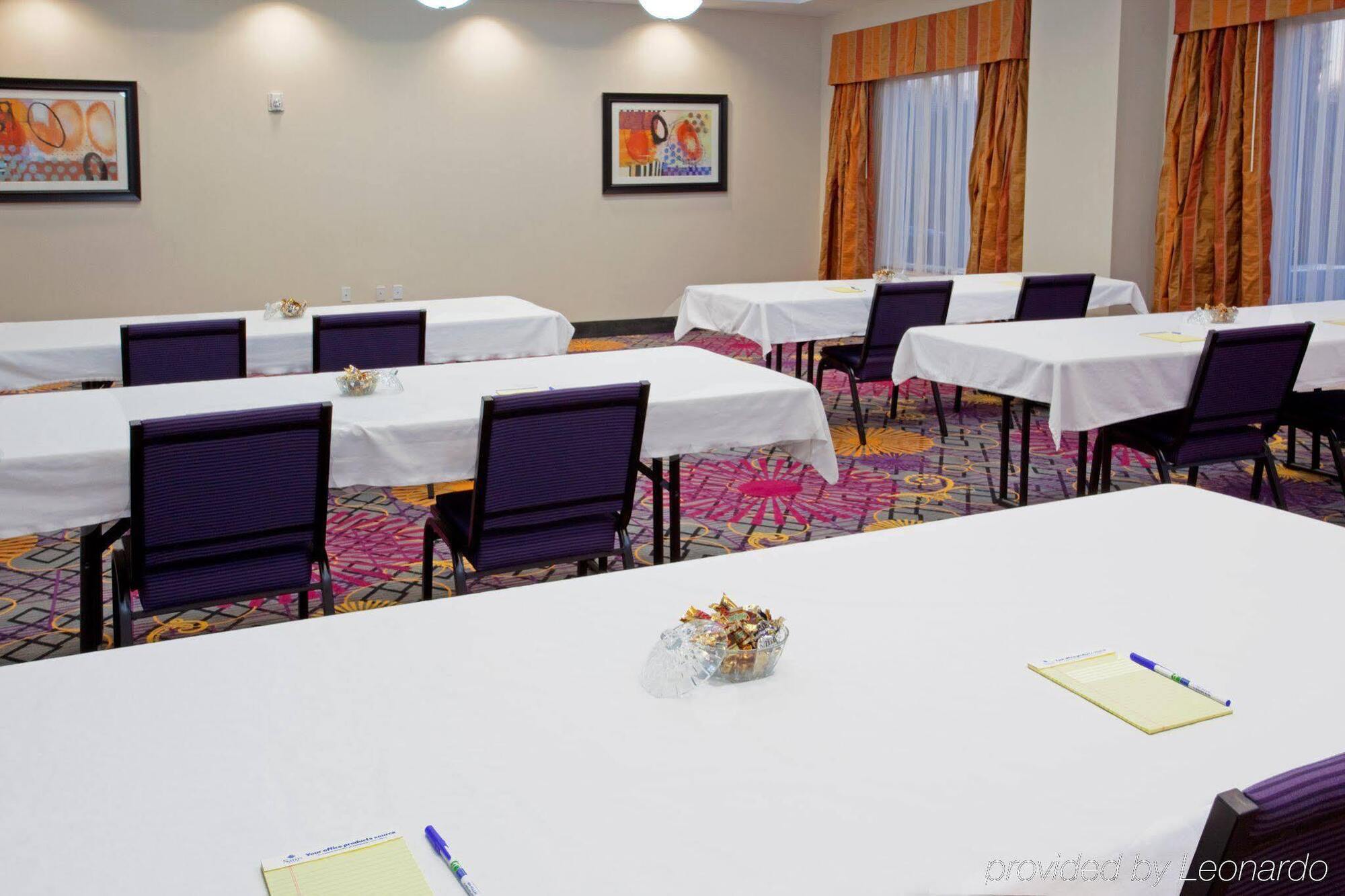 Holiday Inn Express Hotel & Suites Clute-Lake Jackson By Ihg Exterior foto